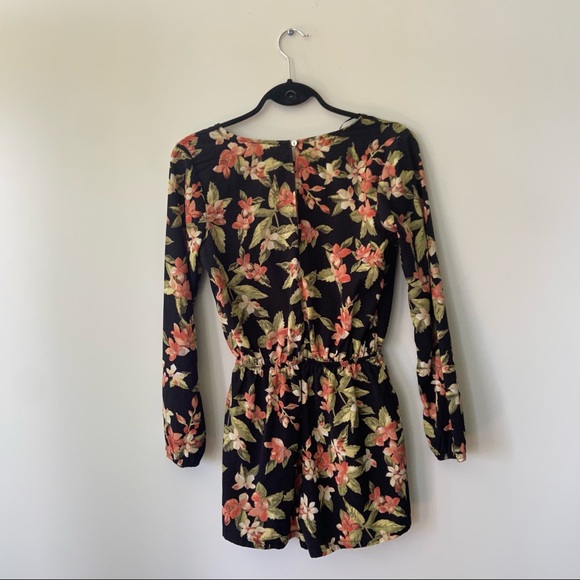 One Clothing Floral Romper - Picture 7 of 9